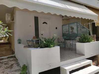 Gallery image of Όμορφο διαμέρισμα με μπαλκόνι στη Σαρωνίδα in Saronida