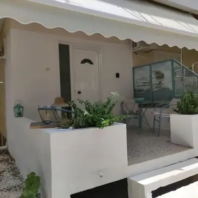 Όμορφο διαμέρισμα με μπαλκόνι στη Σαρωνίδα