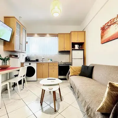 Modern & Quiet 4th Floor Flat - 3' from Metro