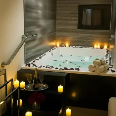 Jacuzzi Suite and Family Apartment Near Acropolis