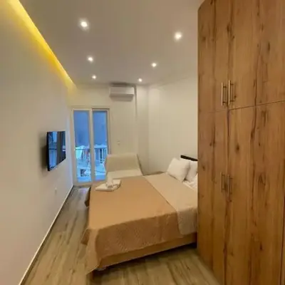 Pagrati-Brand new luxury central studio