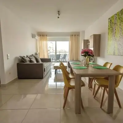Cozy 2-bedroom Apartment in Piraeus (ERM_E9)