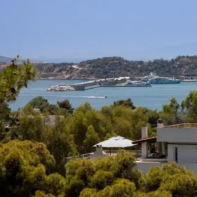 Relux Sea View 2 Bedroom Apartment by BluPine