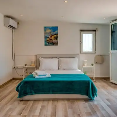 Top-Floor Studio in Glyfada Center with Sea View