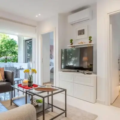 Hidden Gem: 2BR Artistic Retreat in Glyfada Center