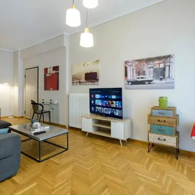 Cosy 2BR flat near Ampelokipoi station & hospitals