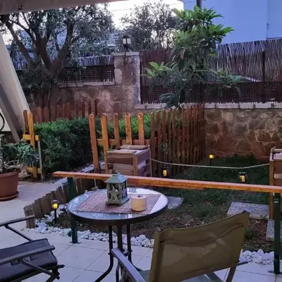 M&M Airport stop Garden Apartment