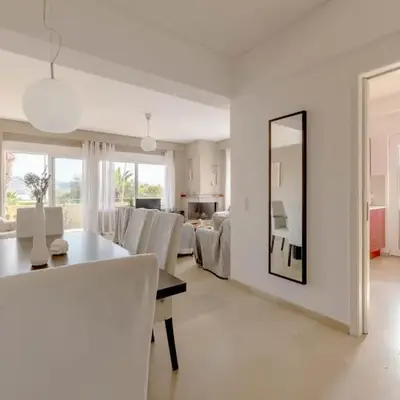 The HostMaster Beachside Retreat