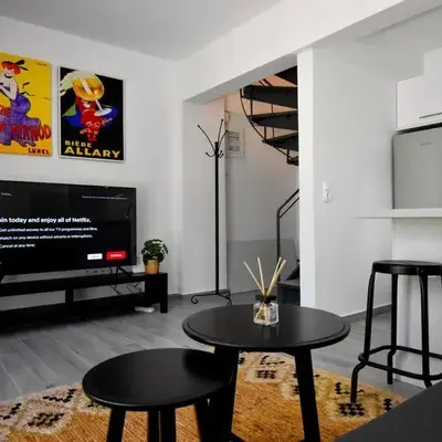 Glyfada Maisonette by Taurus