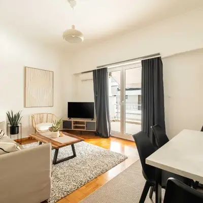 YestayHomes Two Bedroom Apartment Tsakalof