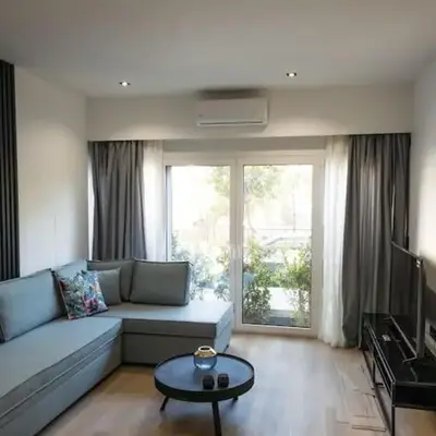 Azalea Suite - 5 min drive to Piraeus Port