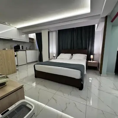 Athens Stay 40