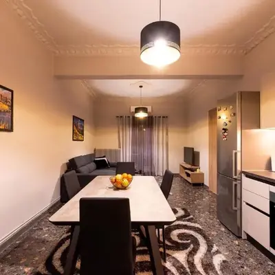 STAMOS Apartment airport