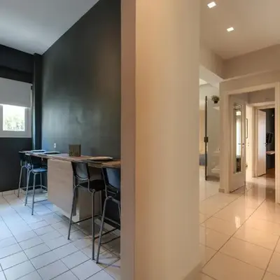 Modern Faliro Flat