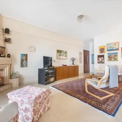 Family Apt in Glyfada-Kyprou