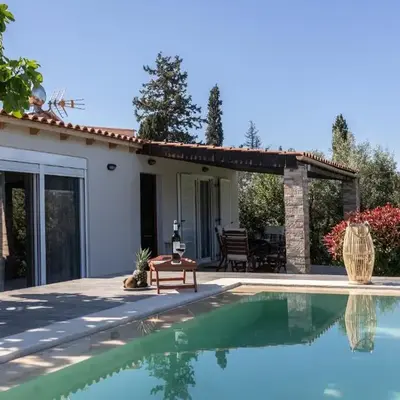 RELAXING POOL HOUSE IN LAGONISI 2
