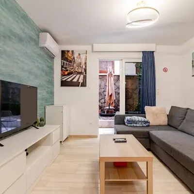 Quiet simple brand new luxury apartment by the sea