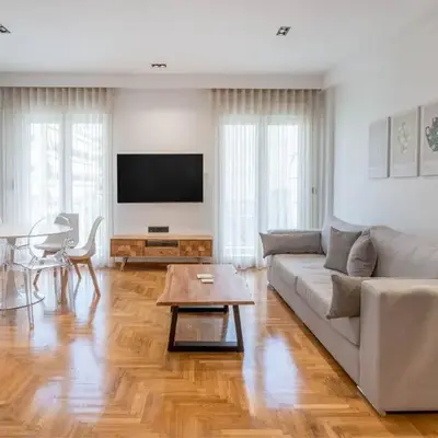 Comfort Oasis: Work-Friendly Space w/Fiber Net