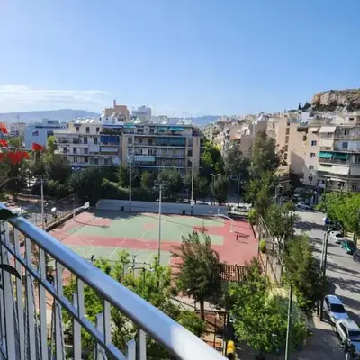 Bachelor Penthouse with Roof Garden access