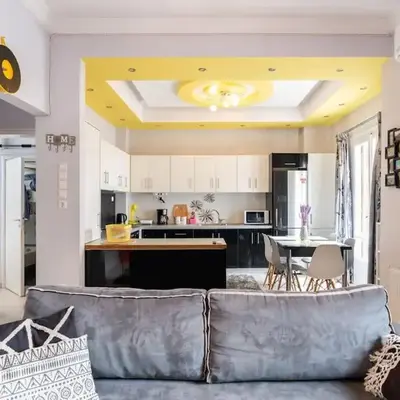 Apartment with terrace in Piraiki