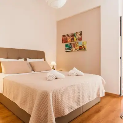 Flat in Athens historic city center @Ipitou str