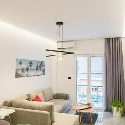 2 br cozy stylish apartment