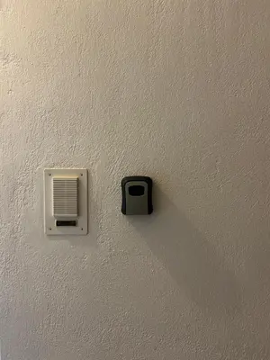 a wall with a air conditioner on a ceiling at Urban lodge Agios Dimitrios in Athens