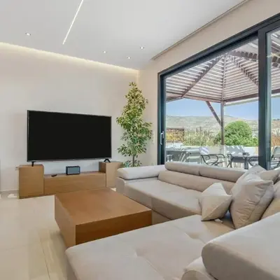 Penthouse Sauna & Jacuzzi in Glyfada