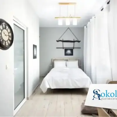 Small studio under Acropolis B!
