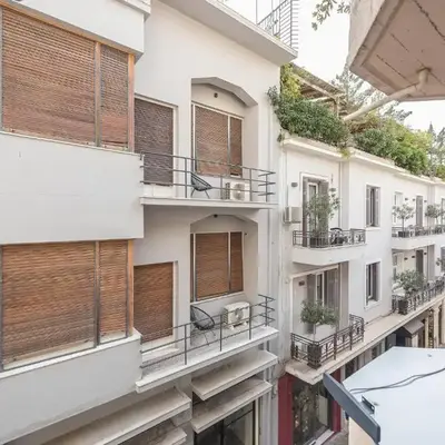 Apartment Steps From Historic Center Plaka