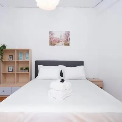 Sea Breeze 2 bedroom Apartment - 10 min walk to beach