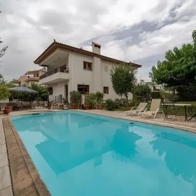 Private Entire Villa in Alimos