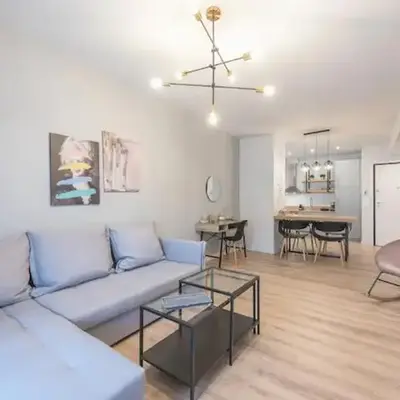 Elegant & Spacious Apartment