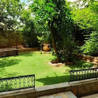 Apartment with private garden in Alimos