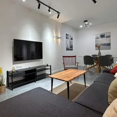 LIV - Modern Comfort Oasis in Pagrati