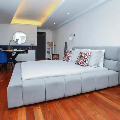 The Captain Suite