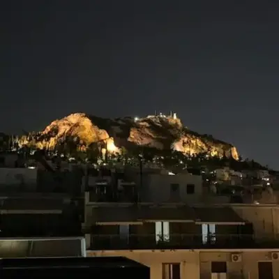 Lycabettus view Vintage penthouse flat in Exarchia
