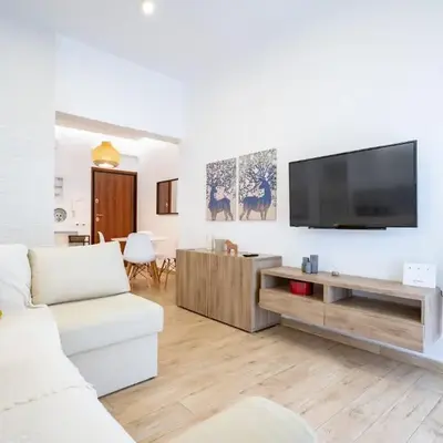 Athens central train station flat for 4 persons