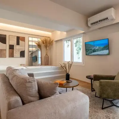 Derouse Eva Suite Jacuzzi & Sauna