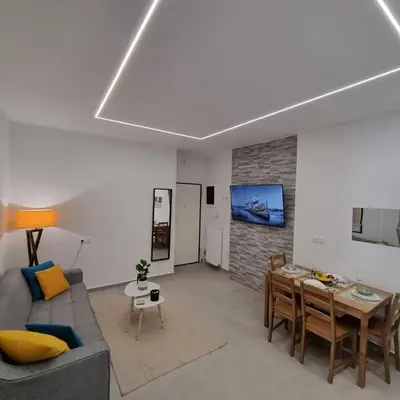 Athens Stylish Renovated 62sqm Apartment for Families & Couples with Balcony in Quiet Area near City Center