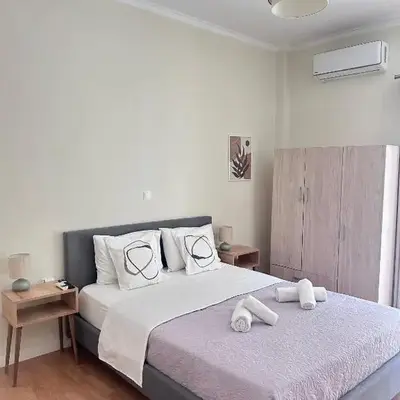 Petralona modern apartment near metro & Acropolis