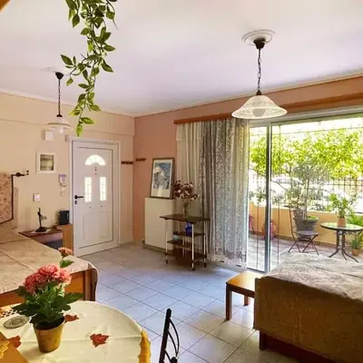 Cosy Apartment with Garden 5 min from metro