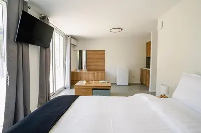 Gallery image of Aspa Luxury Garden Apartment in Vouliagmeni Center in Athens