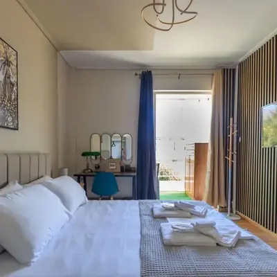 AIOLOS elegant escapes GLYFADA apartment