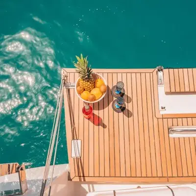 Luxury Sailing Cruises in Athens with Traditional Greek Cuisine and Drinks
