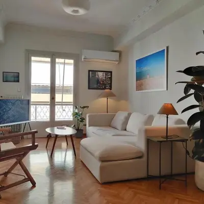 Stylish 1BR Apt with Retro Kitchen View Balcony