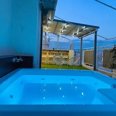 The Penthouse Private Jacuzzi & Lycabettus View