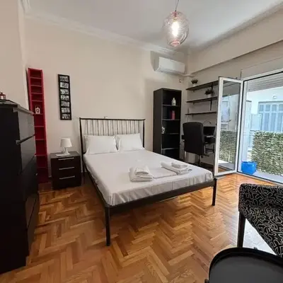 Downtown Pagrati Modern Apartment