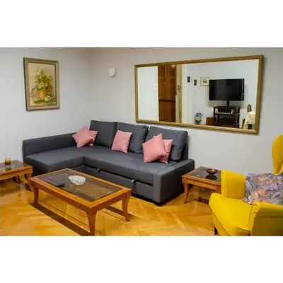 Roza's apartment