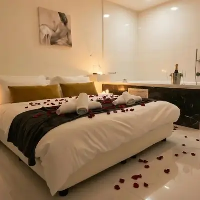 Romantic Jacuzzi&Spa Residence Near Acropolis- Fix Metro 180m